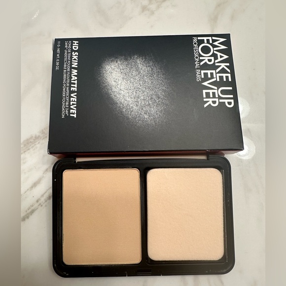 Make up for ever foundation - Picture 2 of 3